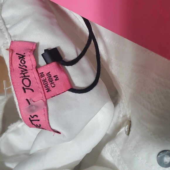 💥Betsey Johnson white textured midi dress - Picture 4 of 11